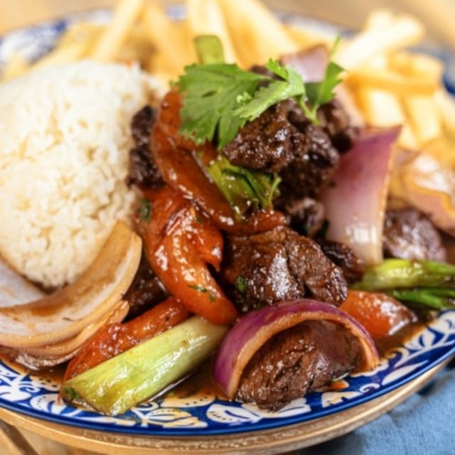 Lomo Saltado.